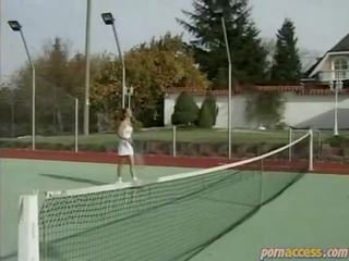 Na the tenisový soud