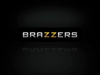 Brazzers - บุคคลทั่วไป เช่น มัน ใหญ่ - smashing แม่ผมอยากเอาคนแก่ fucks หนุ่ม bloke ใน the อาบน้ำ ฉาก starring francesca le และ keiran ที่กำบัง