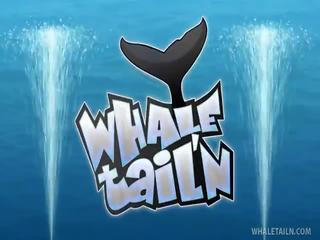 Inviting si rambut perang menunjukkan whale tail
