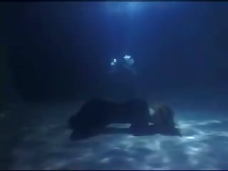 Underwater bayan captive 1