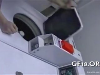 Chutné násťročné blondýna fucked na the umývanie stroj