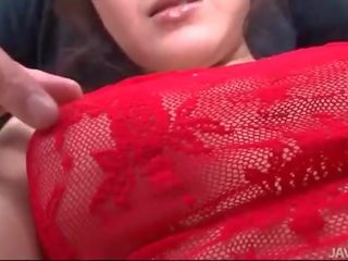 Rui natsukawa di merah pakaian lingerie bekas oleh tiga juveniles