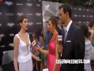 Celeb anne hathaway pokers pri na temno knight premiere