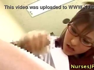 Krankenschwester lecken pacient arsch bis ihm wichse