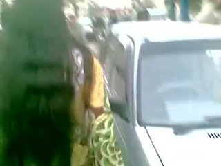 Ýaş gyz fighting in gulberg lahore - youtube