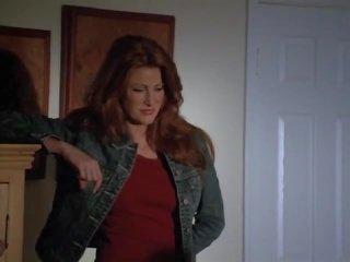 Angie everhart - bare witness posnetek