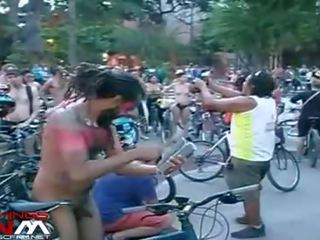 2013 wnbr venezuela 服を着た女性裸の男性 で 高解像度の