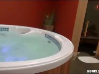 Kuřátko anální vystruženou v a soukromý jacuzzi