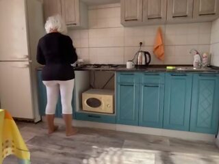 Mom aku wis dhemen jancok spreads her big bokong for silit adult clip her son