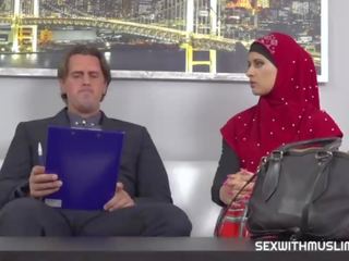 Lawyer settles na grzywna muzułmański cipka