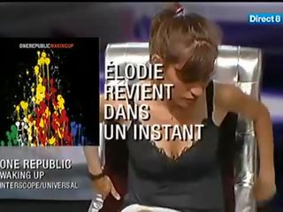 Elodie menant upskirt