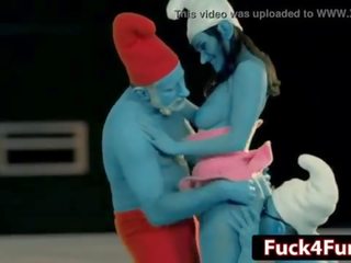 تشارلي مطاردة في ال smurfs باروديا الثلاثون