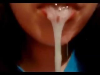 Spermie v the ústa