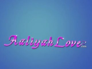 Bawdy особеност aaliyah любов ближе нагоре тя шиш