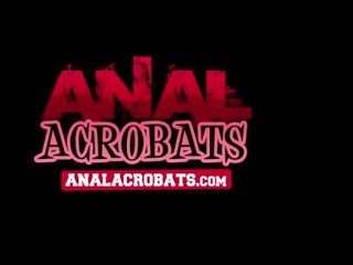 Analacrobats strapon lesbička anální 3way