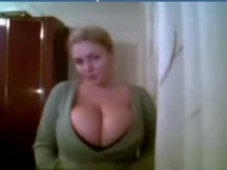 Busty mẹ trêu chọc trên webcam mov