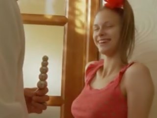 Cycate rosyjskie nastolatka mający analhole dildoed