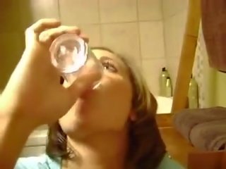 Kristen drinken zaad video-