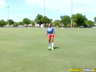 Owadanja futbol players emiliana grey and her gf