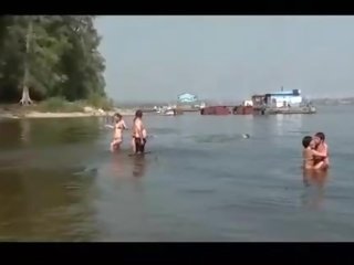 बहुत प्रीट्टी नग्न गर्ल fishing पर पब्लिक