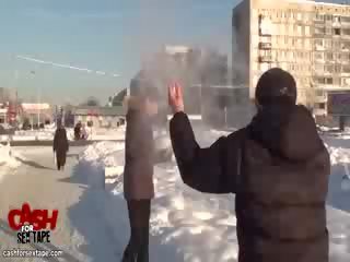 Dangerous publiek seks film en pijpen naar houden warm