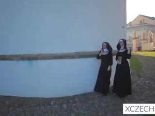 Šílený bizzare špinavý klip s catholic jeptišky a the netvor!