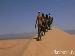 গ্রুপ এর smashing playmates sandboarding এবং চেষ্টা fishing