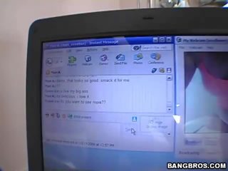 Webcam tease between sexy ladies