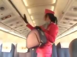 Примамлив стюардеса смучене manhood преди кунилингус