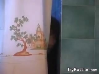 Russians 干 屁股 到 口 在 该 浴室