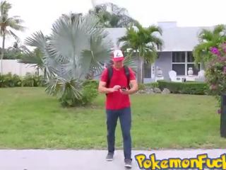 En vill pikahoe appears! første pokemongo xxx scene!