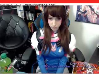 D.va learns obstaja je v veselje v poraz