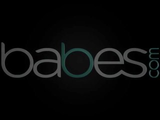 Babes - voyeur hus del 4 featuring avi kjærlighet regning bailey