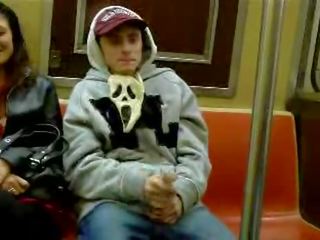 Hull poiss onaneerimine ära sisse a metro