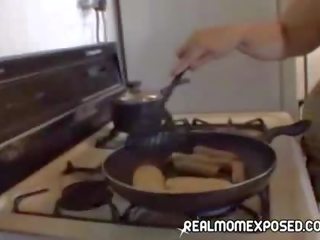 Μητέρα που θα ήθελα να γαμήσω fascinating cooking χρόνος!