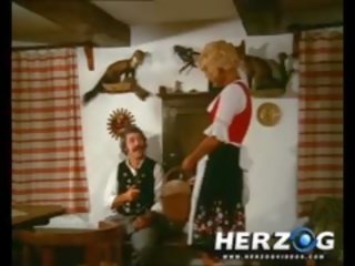 Bavarian blondinė gauna eaten ir pakliuvom iki a peasant