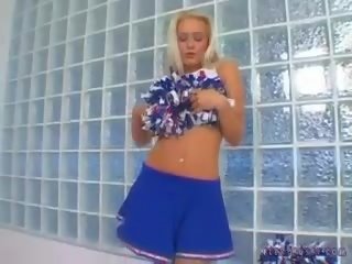 Pirang in cheerleaders seragam masturbasi and fisting