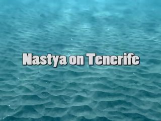 かわいい nastya 水泳 ヌード で ザ· 海