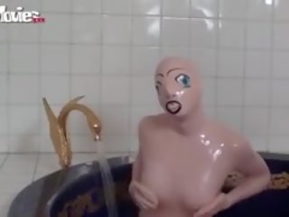 Tanja ia o baie în ei latex xxx video papusa costum