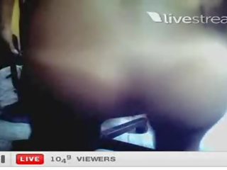 Superb gadis hidup klip pada livestream