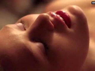 Ешлі hinshaw - з оголеними грудьми великий титьки, стриптиз & мастурбація секс кліп сцени - про вишня (2012)