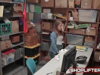 Shoplifting mademoiselle brooke lubos na kaligayahan makakakuha ng fucked