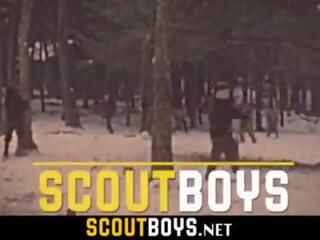 طرفة عين يحصل على له الحمار ضخت في الهواء الطلق بواسطة صالح للزواج gay-scoutboys&period;net