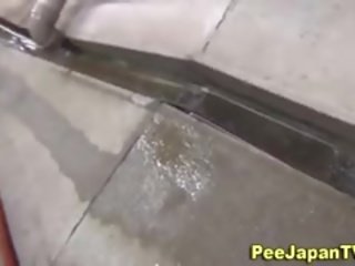 Glorious Asian Girls Peeing In Alley