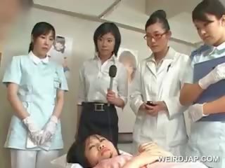 Asiatiskapojke brunett sweetheart slag hårig kuk vid den sjukhus