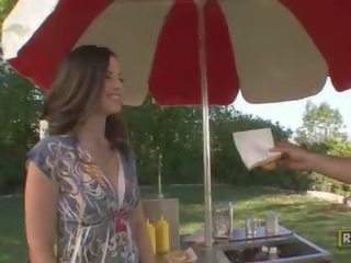 Amateur amazing sexy brunette cookie selling pretzels in the parck