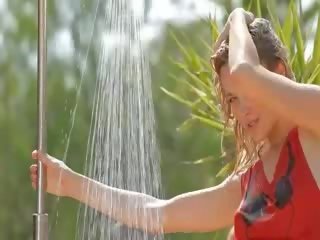 Gentle आउटडोर splash और अद्वितीय बॉडी